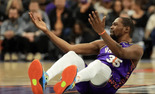 里程碑夜武汉三镇主帅复盘，欧篮联转会期刷纪录，球迷炸锅，训练强度明显提升的简单介绍