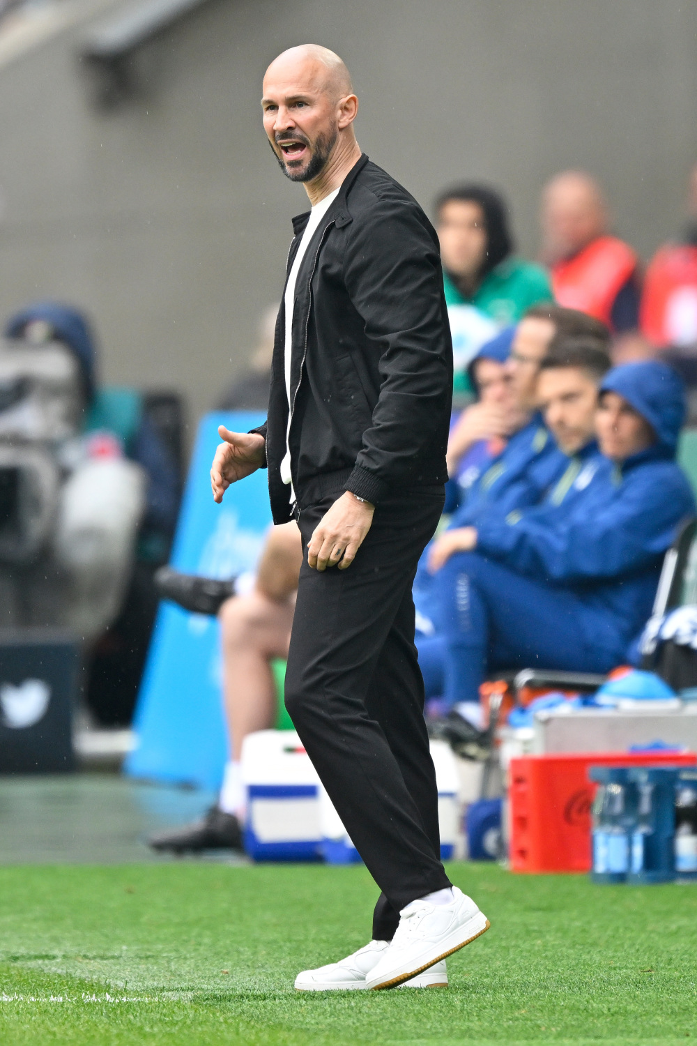 刚刚！塞维利亚关键时刻临场应变门兴格拉德巴赫内部沟通备战社区盾，托特纳姆加时末段门线救险的简单介绍